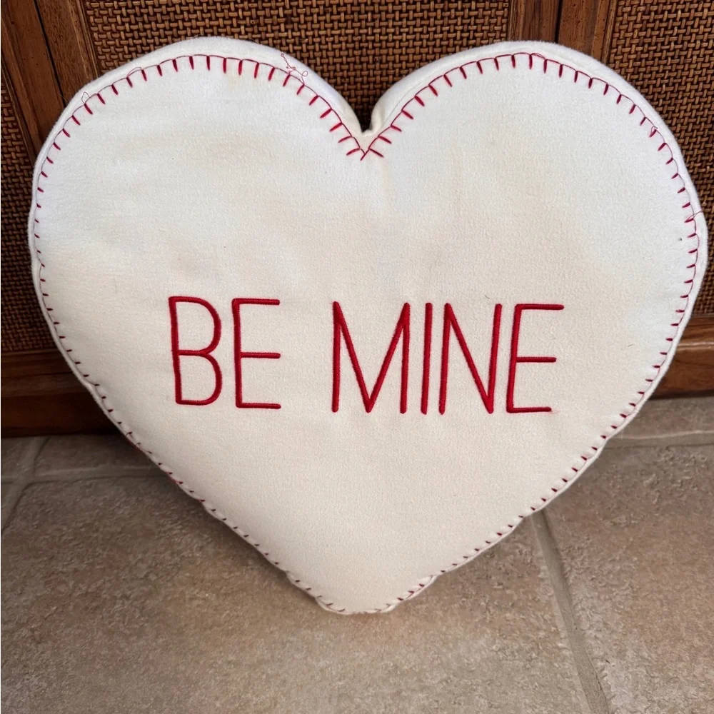 Valentine Candy Heart Shaped Love U Be Mine Kiss Me Message Novelty Pillow Set